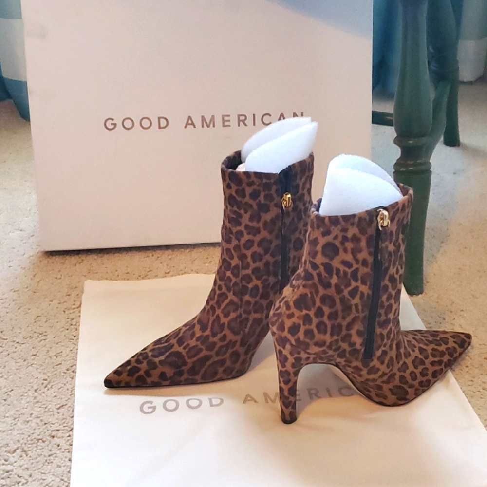 Good American Pale Leopard Boots